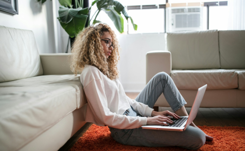 How Sarah Turned Her Graphic Design Side Hustle Into a Six-Figure Business